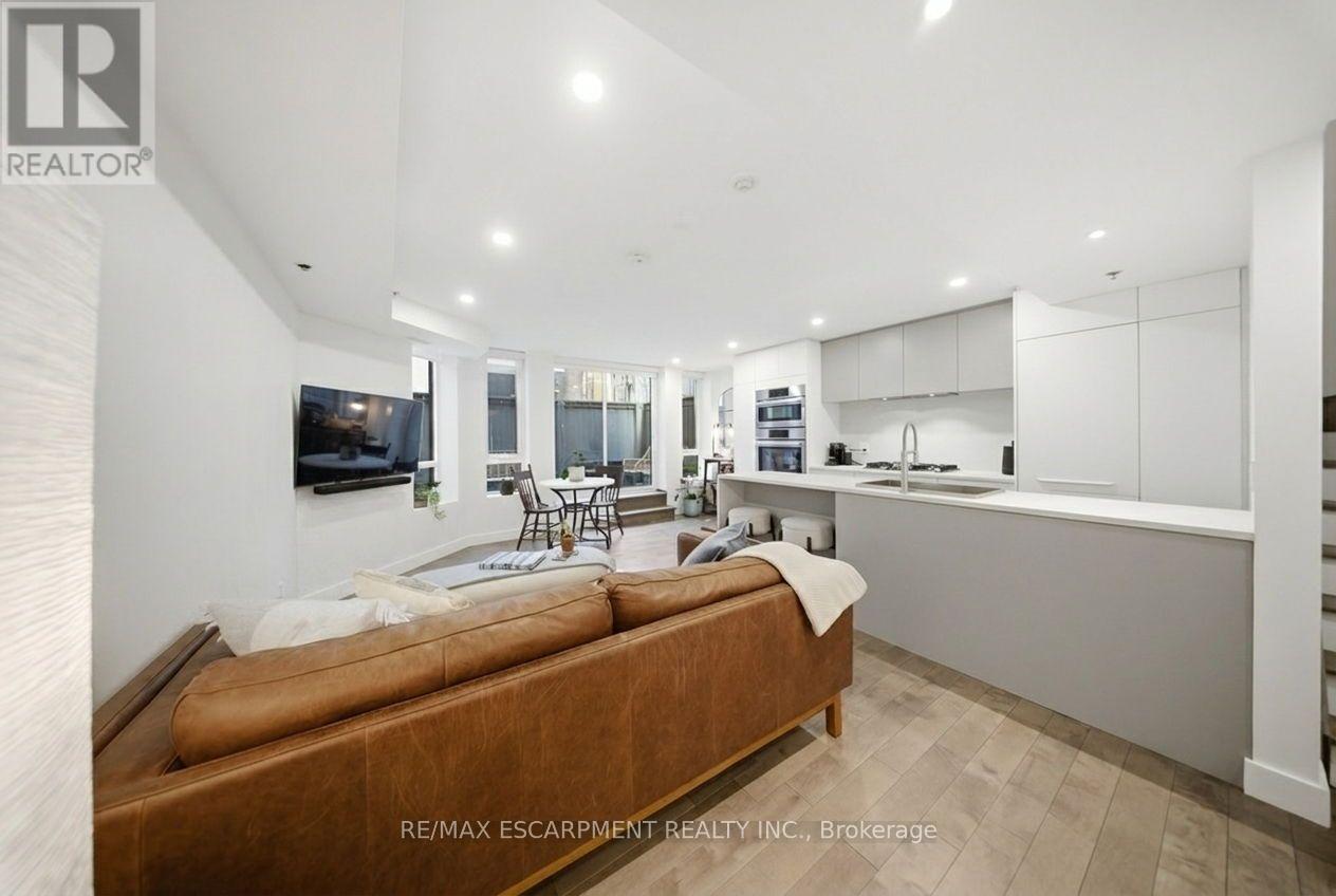 Th1 - 127 Queen Street E, Toronto, Ontario  M5C 1S3 - Photo 5 - C13085606