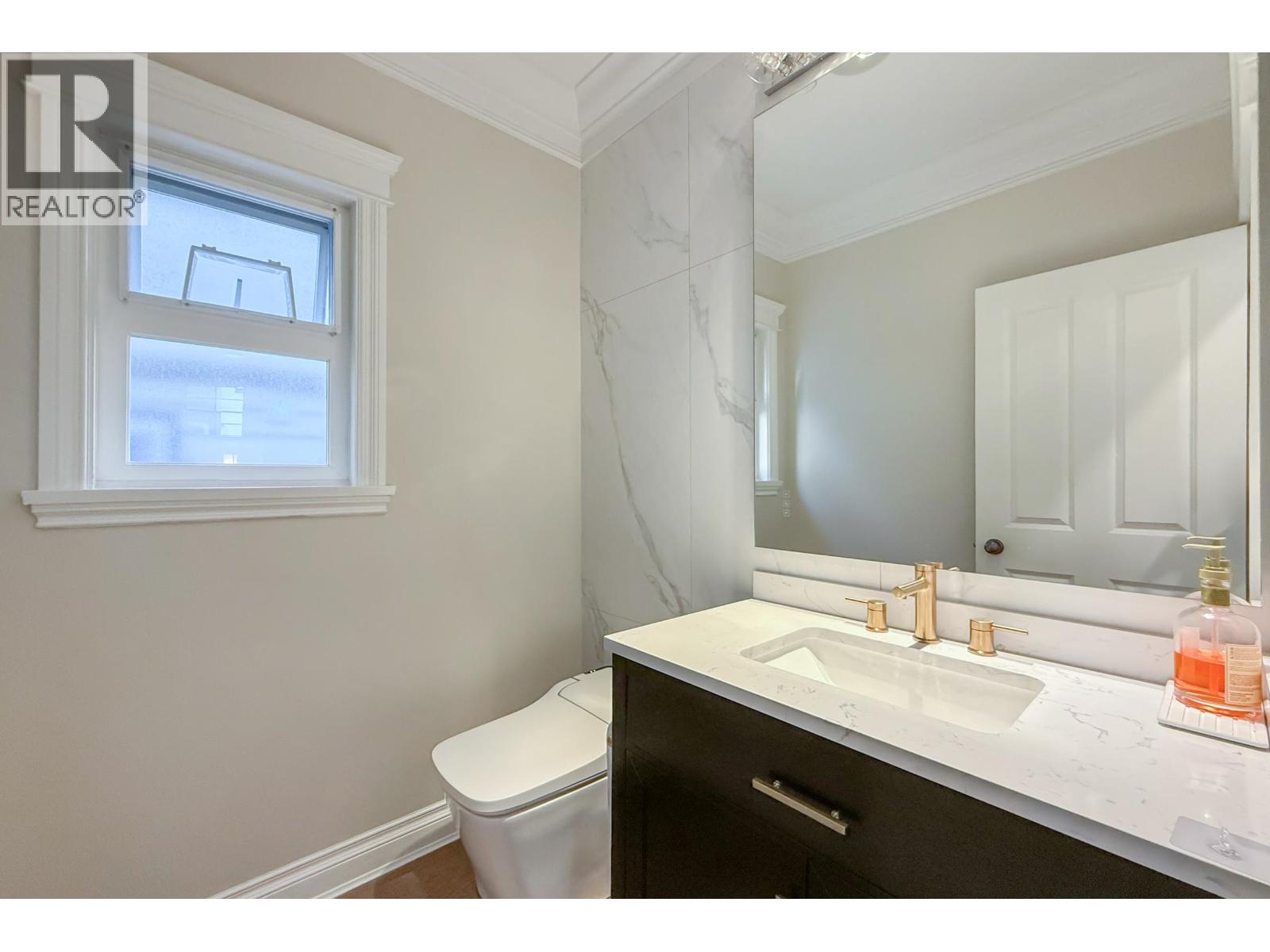 1458 William Avenue, North Vancouver, British Columbia  V7L 4G2 - Photo 10 - R3115627