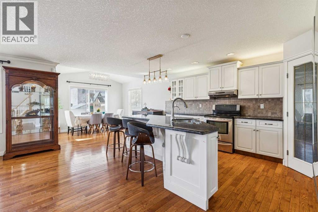 450 Wentworth Place SW, Calgary, Alberta  T3H 4L7 - Photo 3 - A2301994