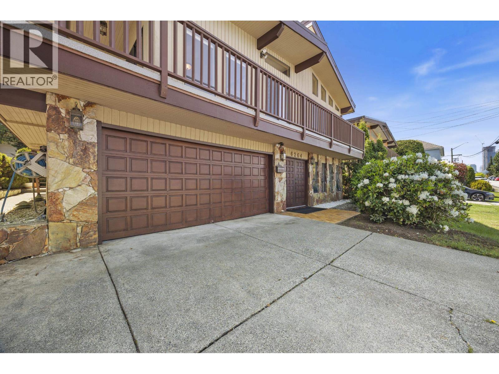 6264 Bryant Street, Burnaby, British Columbia  V5H 1Y2 - Photo 3 - R3119467