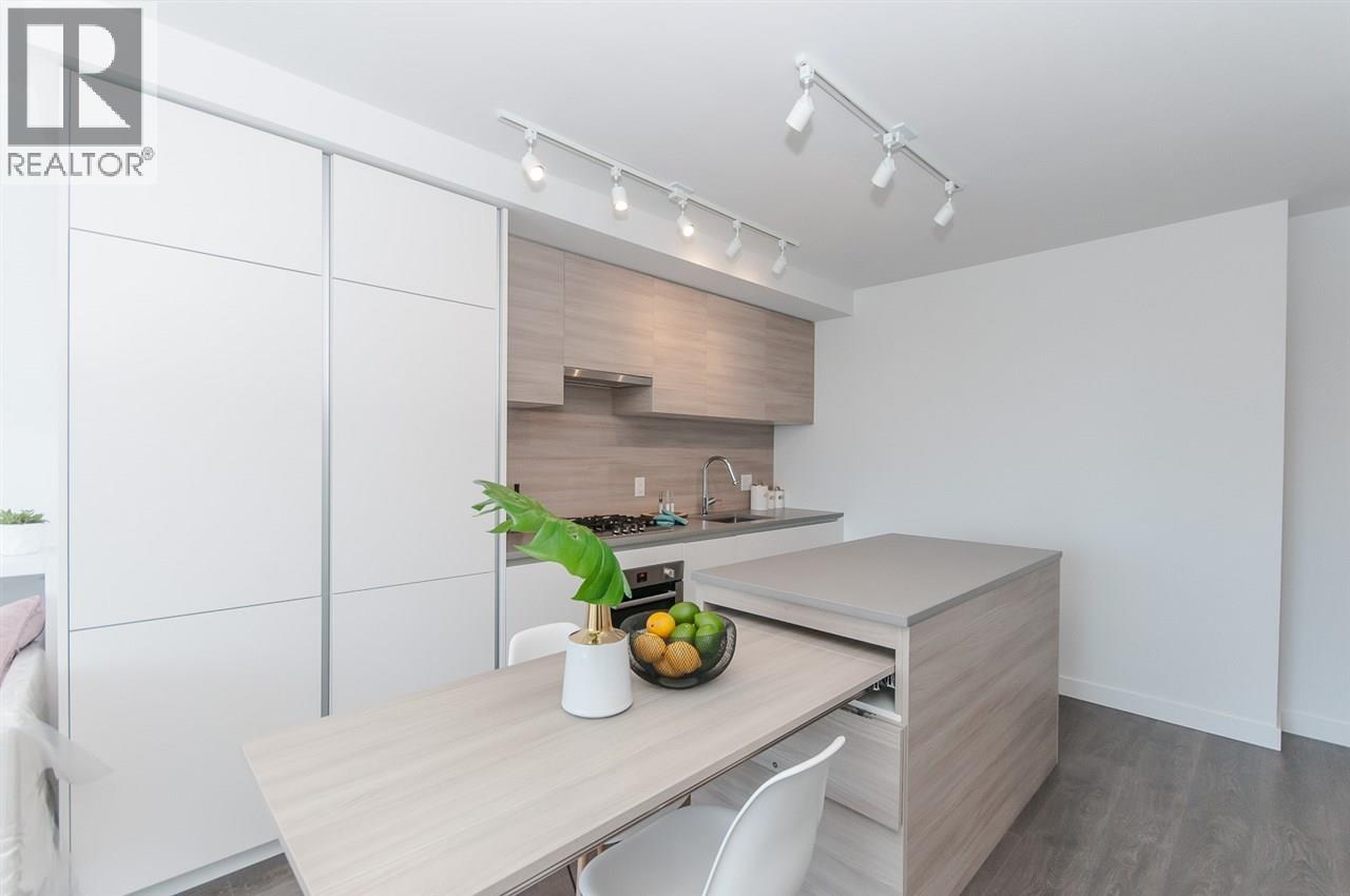 1003 652 Whiting Way, Coquitlam, British Columbia  V3J 0K3 - Photo 8 - R3119289
