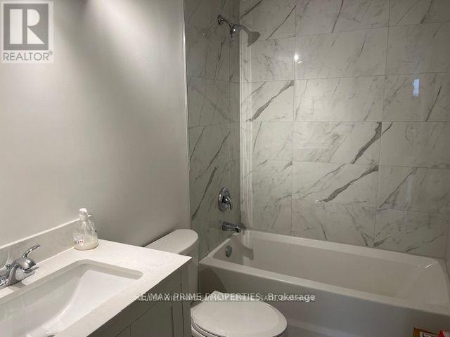 Main Floor - 697 Downview Crescent, Oshawa, Ontario  L1H 7W4 - Photo 8 - E13082562