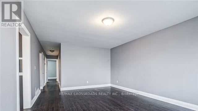 Main Floor - 133 Labrador Drive, Oshawa, Ontario  L1H 7E4 - Photo 6 - E13085566