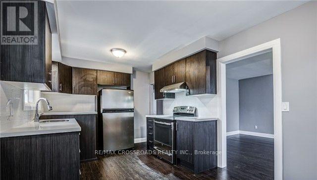 Main Floor - 133 Labrador Drive, Oshawa, Ontario  L1H 7E4 - Photo 7 - E13085566