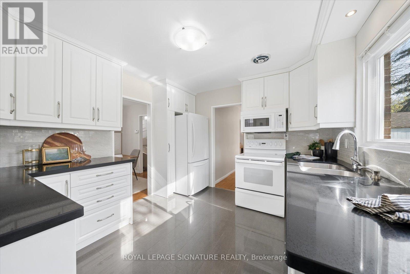 21 Munson Crescent, Toronto, Ontario  M1P 3M8 - Photo 13 - E13085588