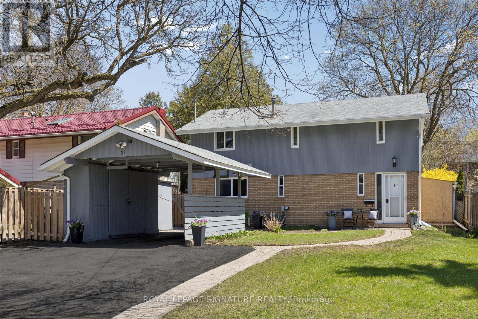 21 Munson Crescent, Toronto, Ontario  M1P 3M8 - Photo 2 - E13085588