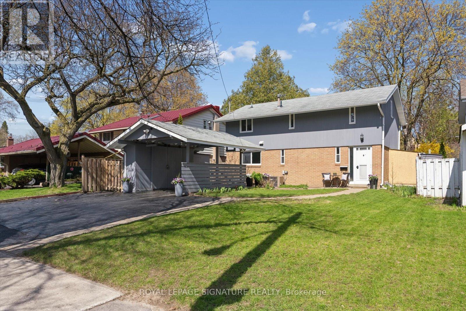 21 Munson Crescent, Toronto, Ontario  M1P 3M8 - Photo 3 - E13085588