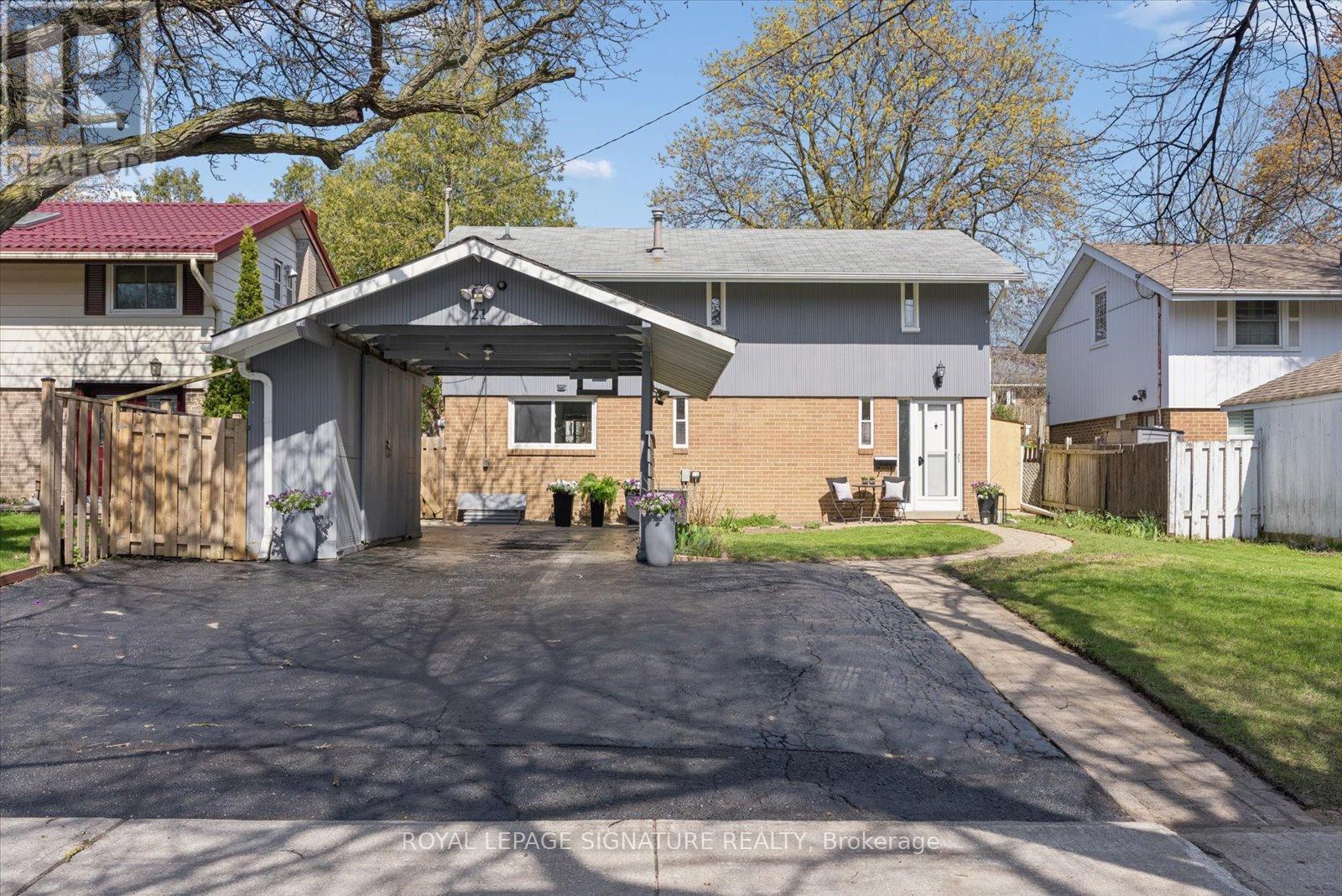 21 Munson Crescent, Toronto, Ontario  M1P 3M8 - Photo 4 - E13085588