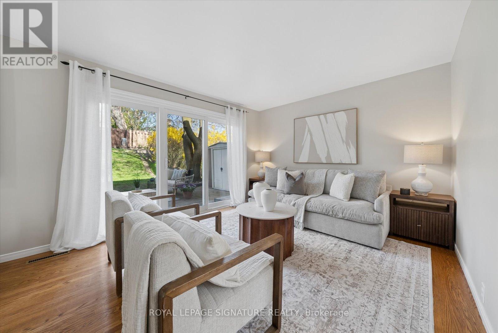 21 Munson Crescent, Toronto, Ontario  M1P 3M8 - Photo 6 - E13085588