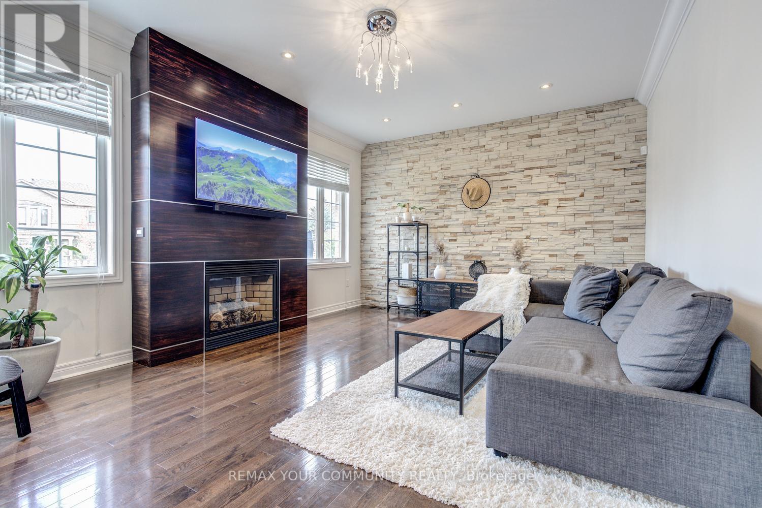 230 Humberland Drive, Richmond Hill, Ontario  L4E 3T4 - Photo 11 - N13085484