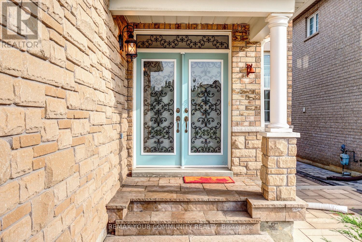 230 Humberland Drive, Richmond Hill, Ontario  L4E 3T4 - Photo 4 - N13085484