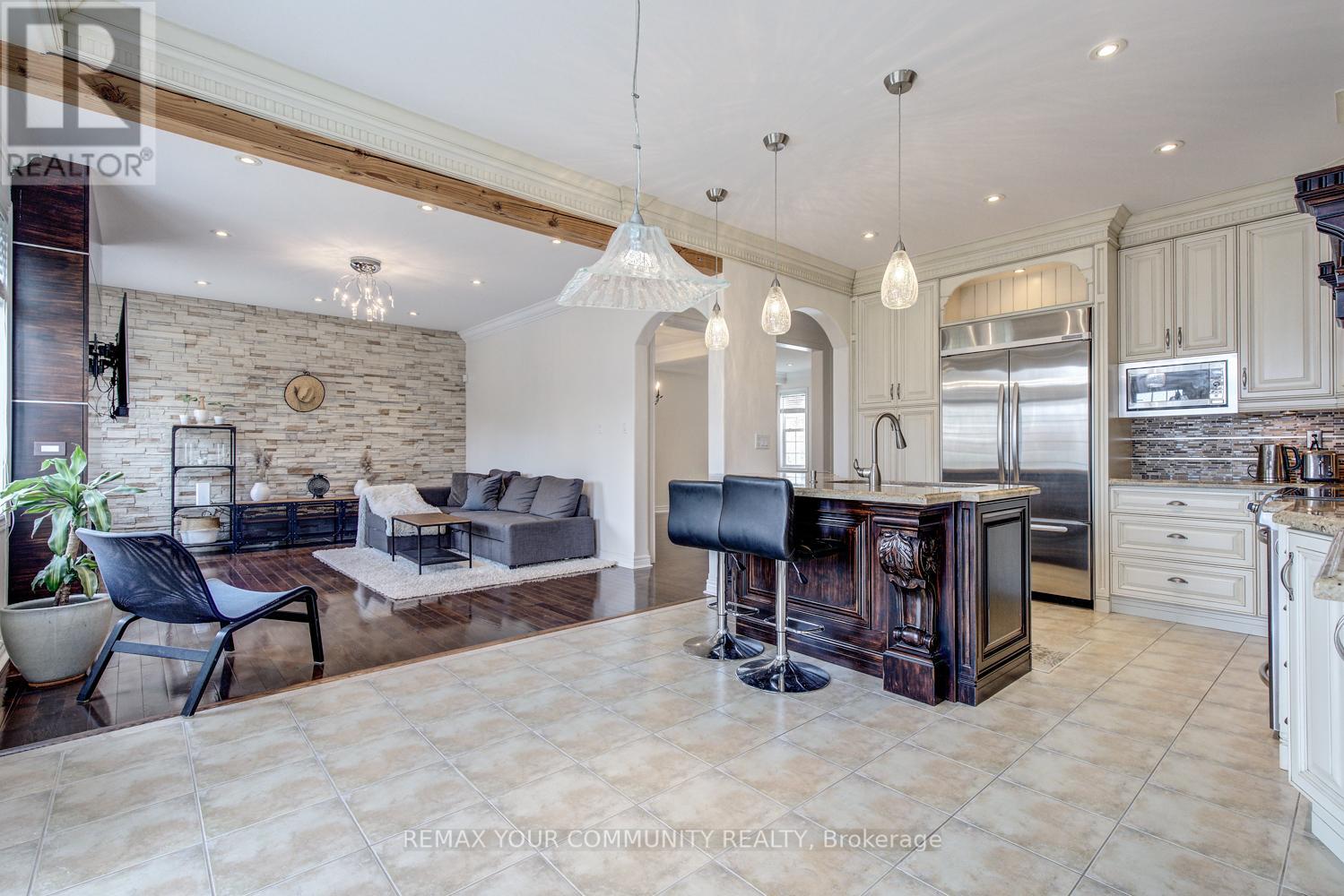 230 Humberland Drive, Richmond Hill, Ontario  L4E 3T4 - Photo 9 - N13085484