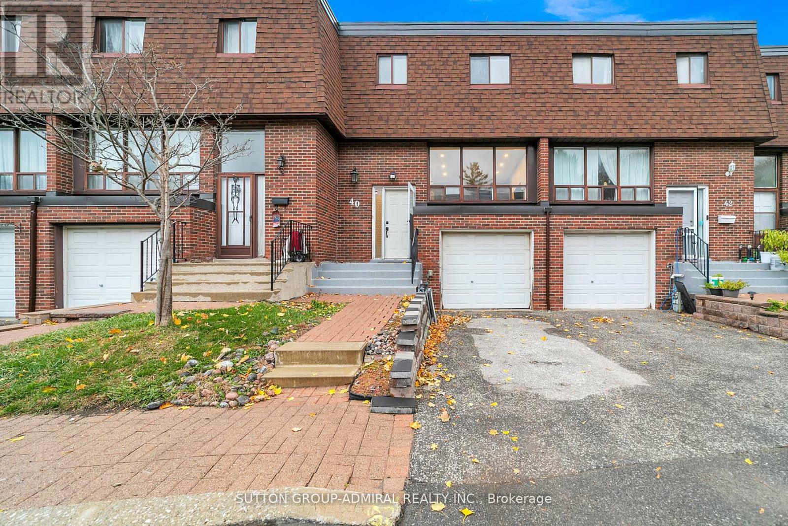 40 STATELY WAY, Markham, Ontario