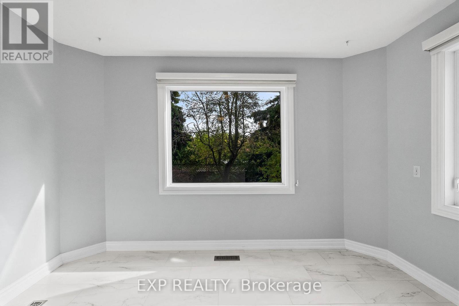 17 Gordon Rowe Crescent, Richmond Hill, Ontario  L4C 8S3 - Photo 12 - N13085662