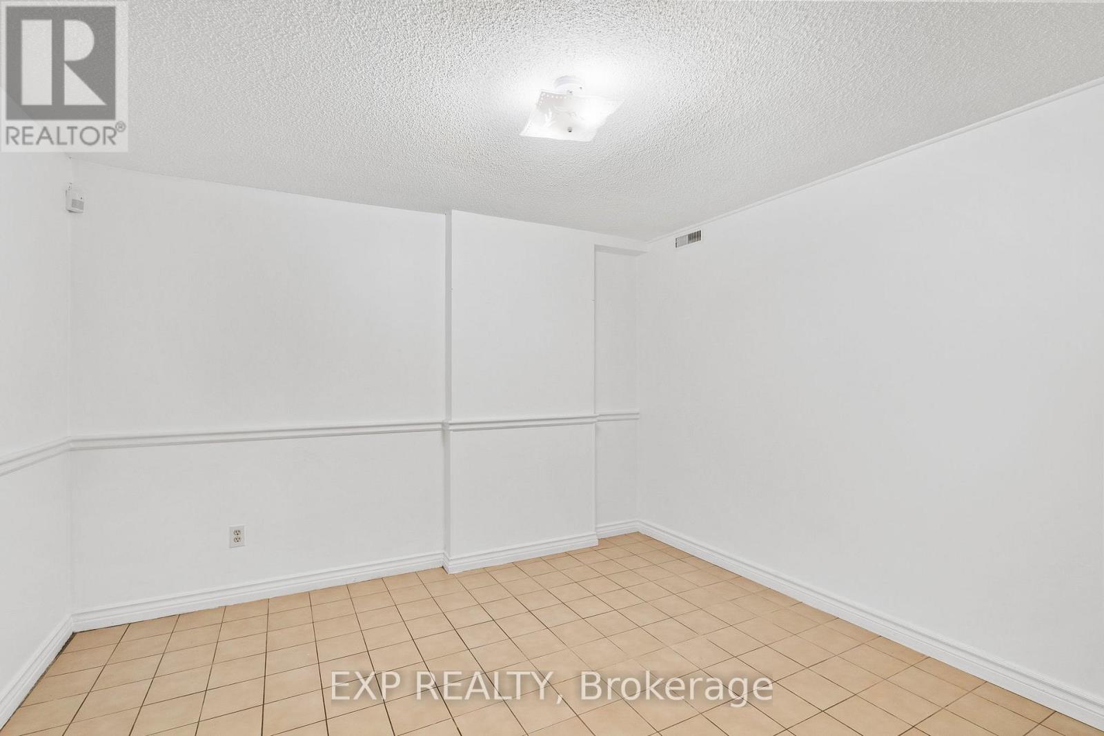 17 Gordon Rowe Crescent, Richmond Hill, Ontario  L4C 8S3 - Photo 32 - N13085662