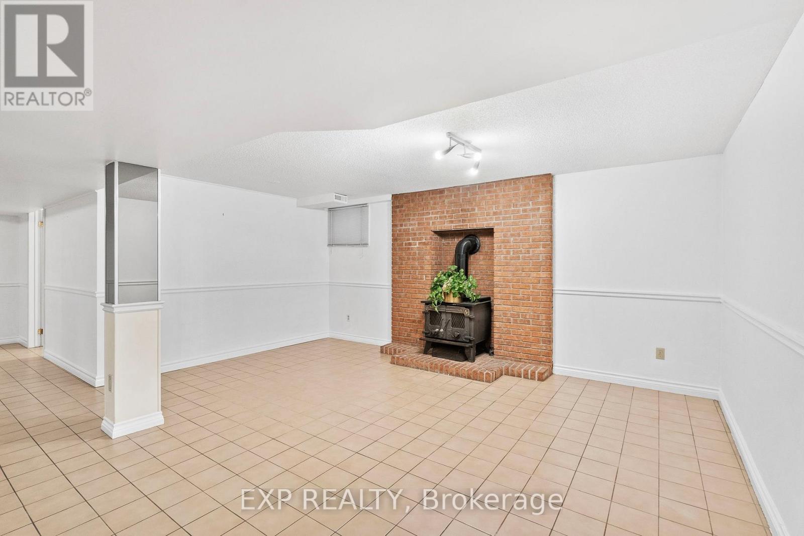 17 Gordon Rowe Crescent, Richmond Hill, Ontario  L4C 8S3 - Photo 35 - N13085662