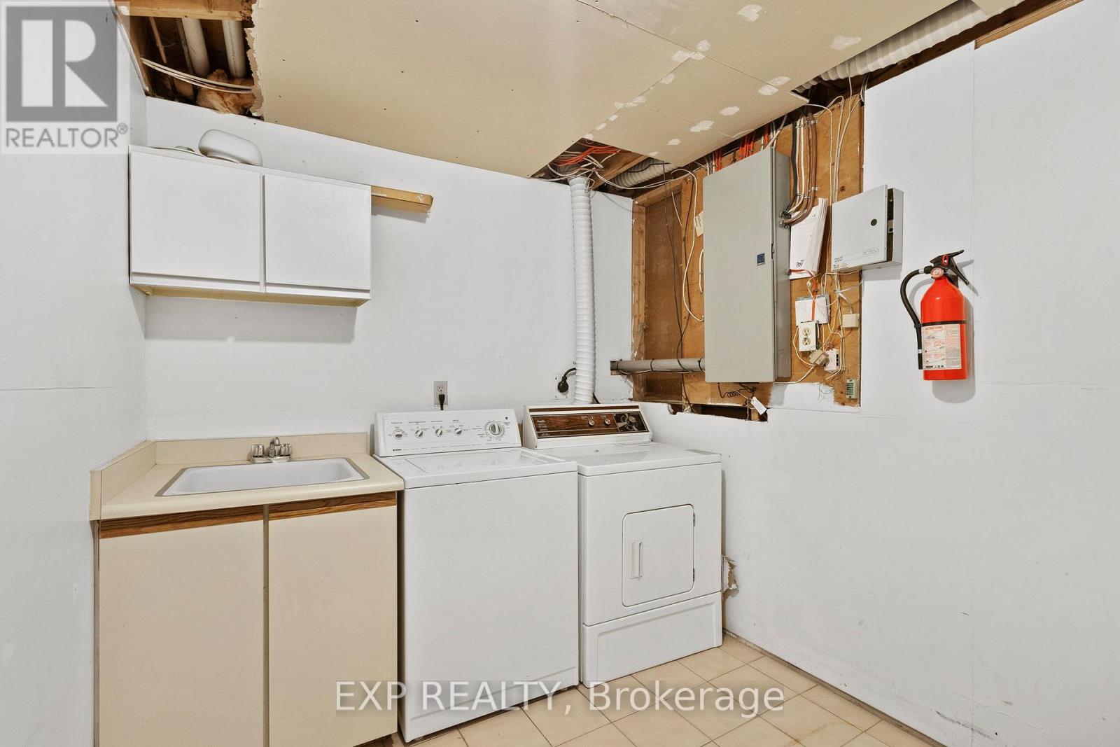 17 Gordon Rowe Crescent, Richmond Hill, Ontario  L4C 8S3 - Photo 40 - N13085662