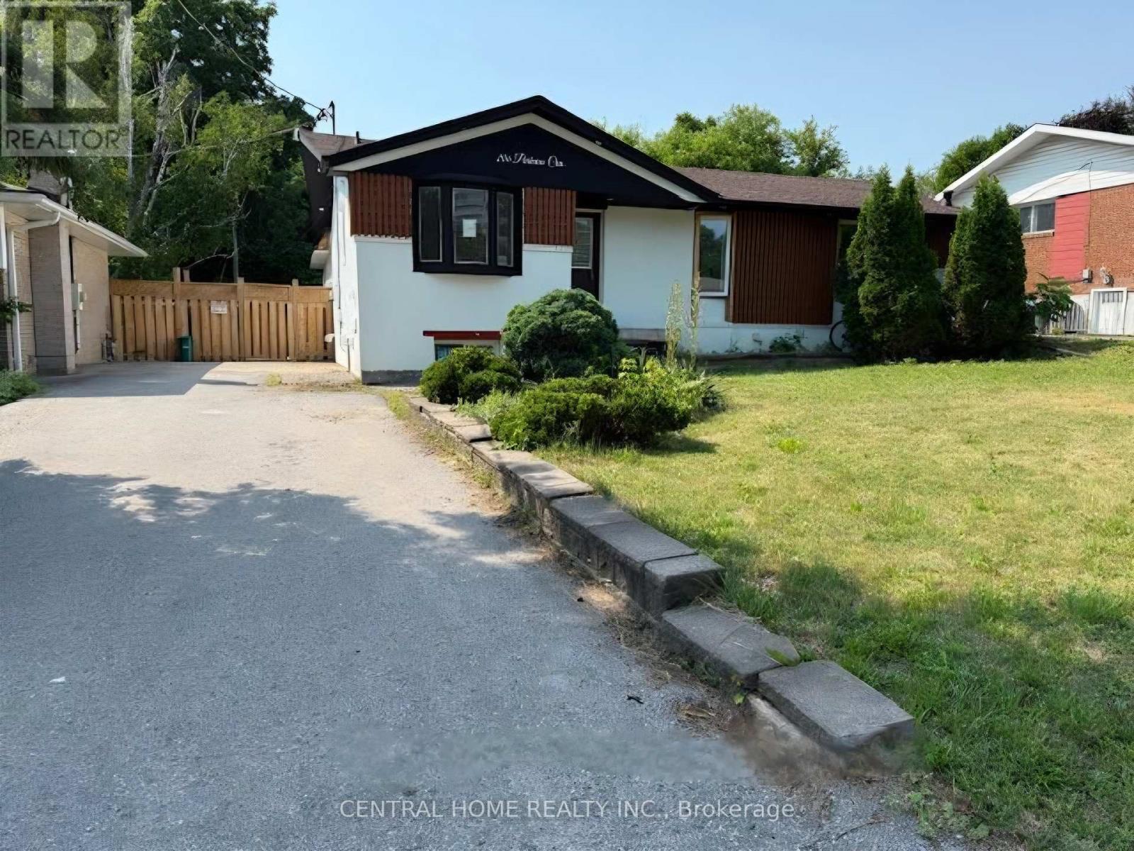 206 Parkview Crescent, Newmarket, Ontario  L3Y 2C8 - Photo 2 - N13085674