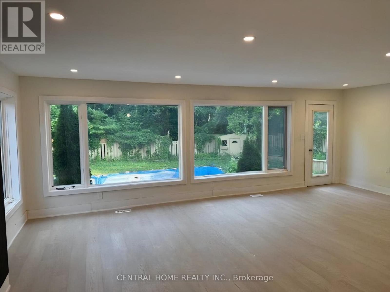 206 Parkview Crescent, Newmarket, Ontario  L3Y 2C8 - Photo 4 - N13085674