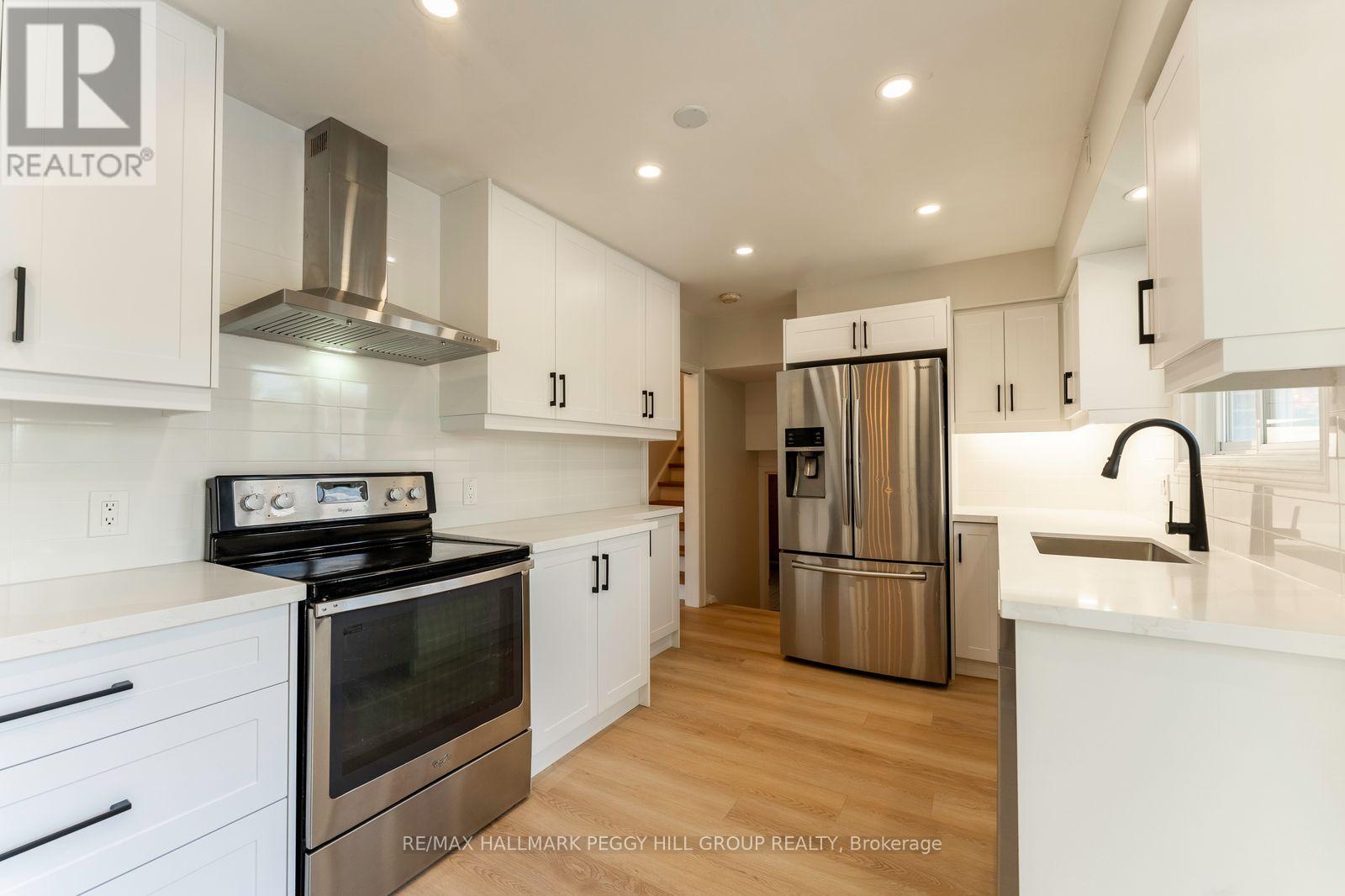 262 Duckworth Street, Barrie, Ontario  L4M 3X2 - Photo 4 - S13085498