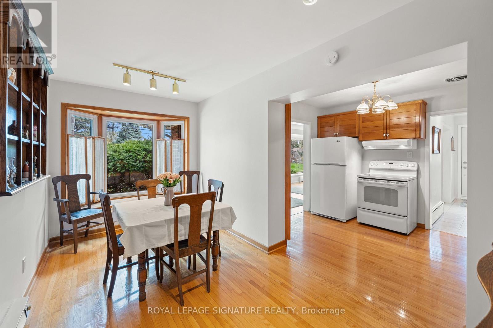 16 Shrewsbury Square, Toronto, Ontario  M1T 1L2 - Photo 12 - E13079246