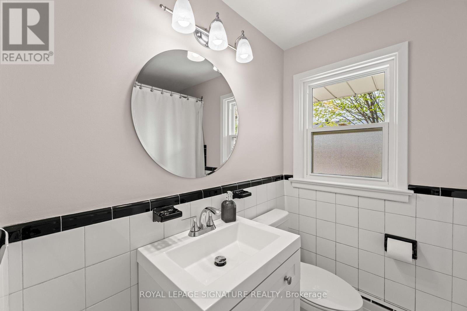 16 Shrewsbury Square, Toronto, Ontario  M1T 1L2 - Photo 25 - E13079246