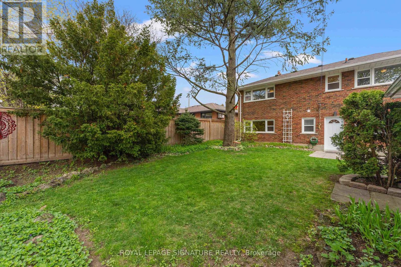 16 Shrewsbury Square, Toronto, Ontario  M1T 1L2 - Photo 44 - E13079246