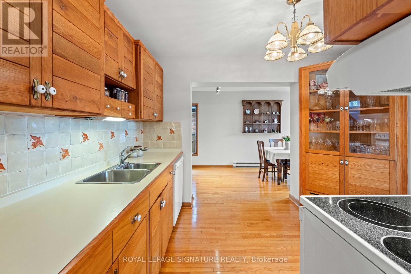 16 Shrewsbury Square, Toronto, Ontario  M1T 1L2 - Photo 8 - E13079246