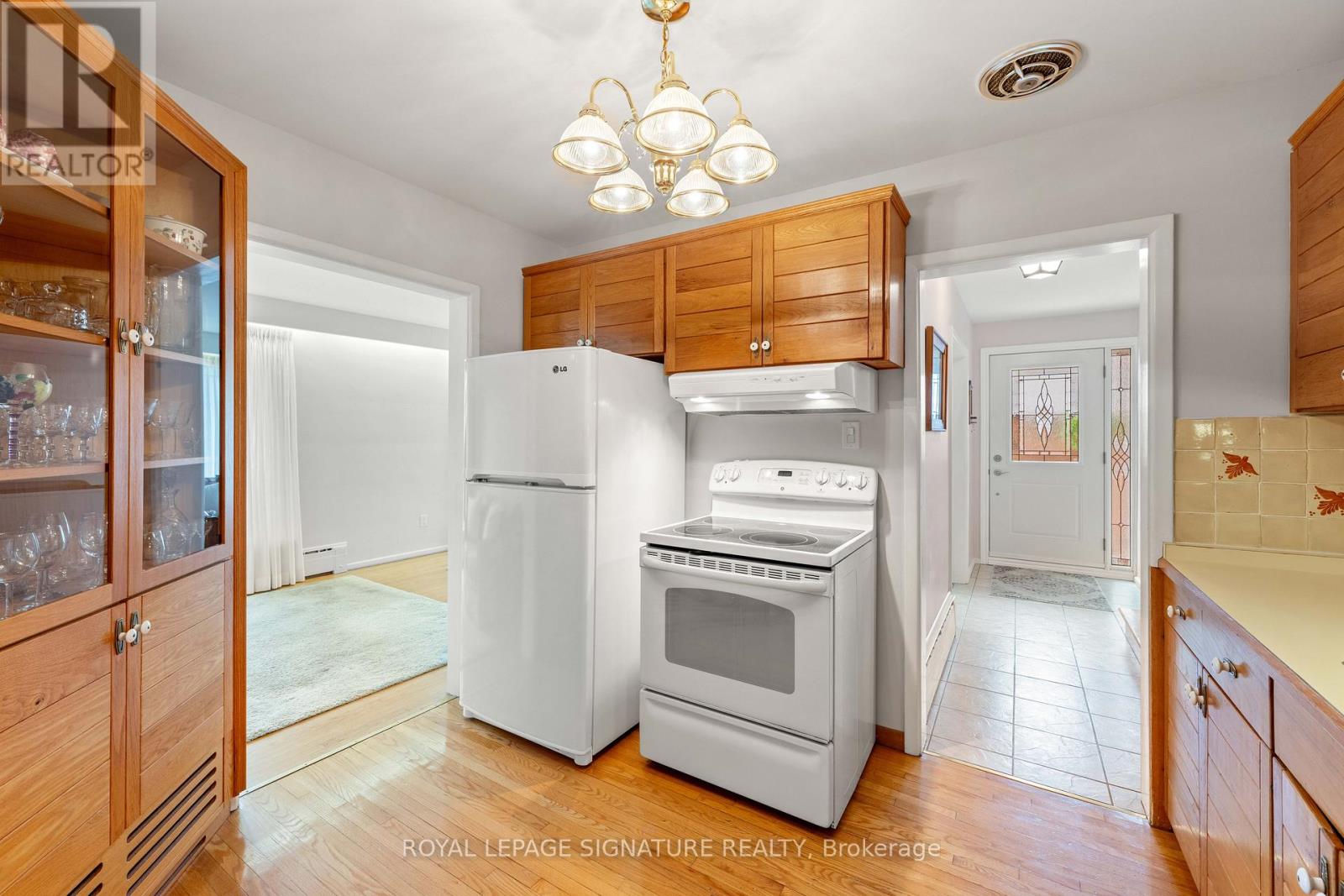16 Shrewsbury Square, Toronto, Ontario  M1T 1L2 - Photo 9 - E13079246
