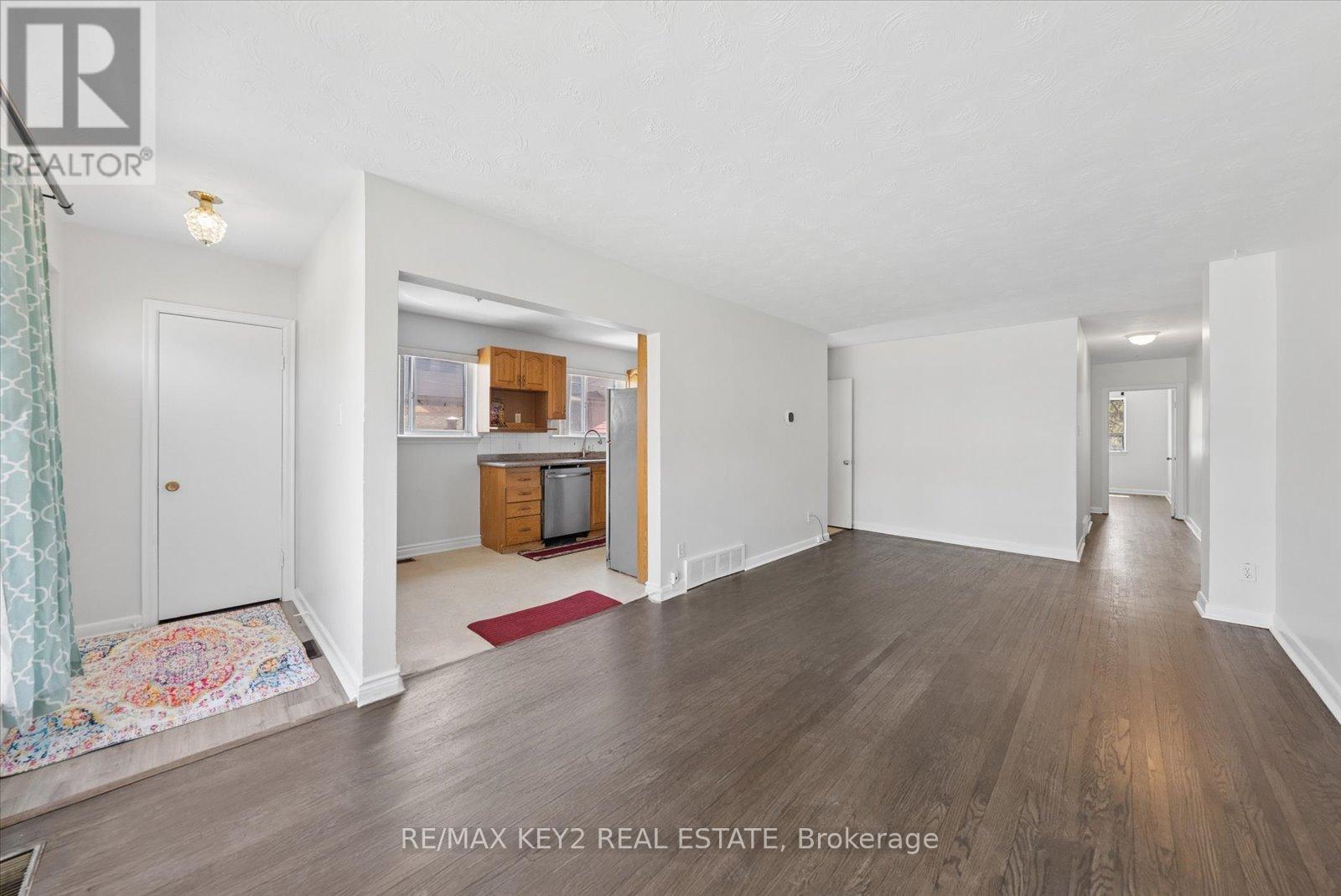 137 Newlands Avenue, Toronto, Ontario  M1L 1S2 - Photo 9 - E13083958