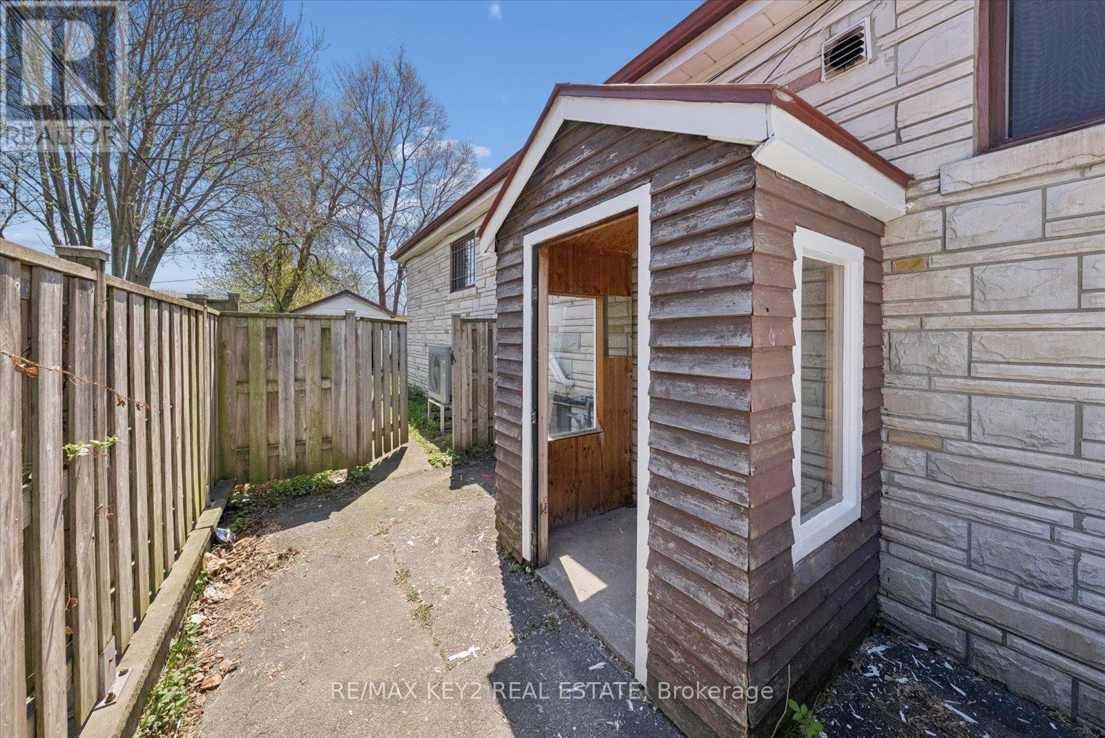 137 Newlands Avenue, Toronto, Ontario  M1L 1S2 - Photo 41 - E13083958