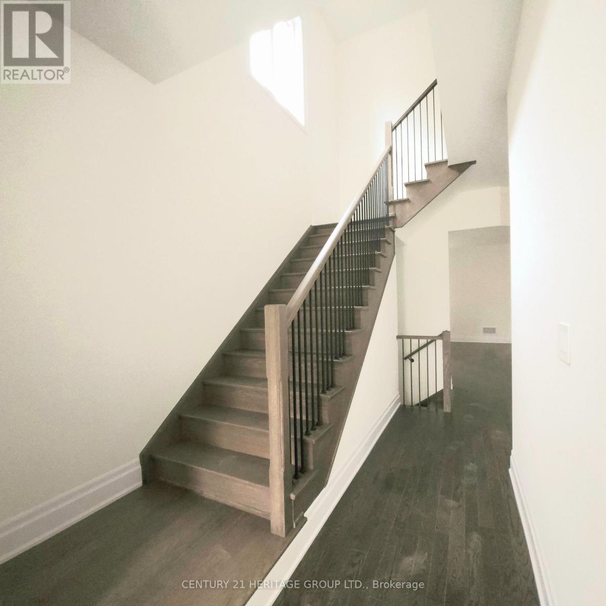 226 Archerhill Circle, Aurora, Ontario  L4G 4E2 - Photo 3 - N13084280