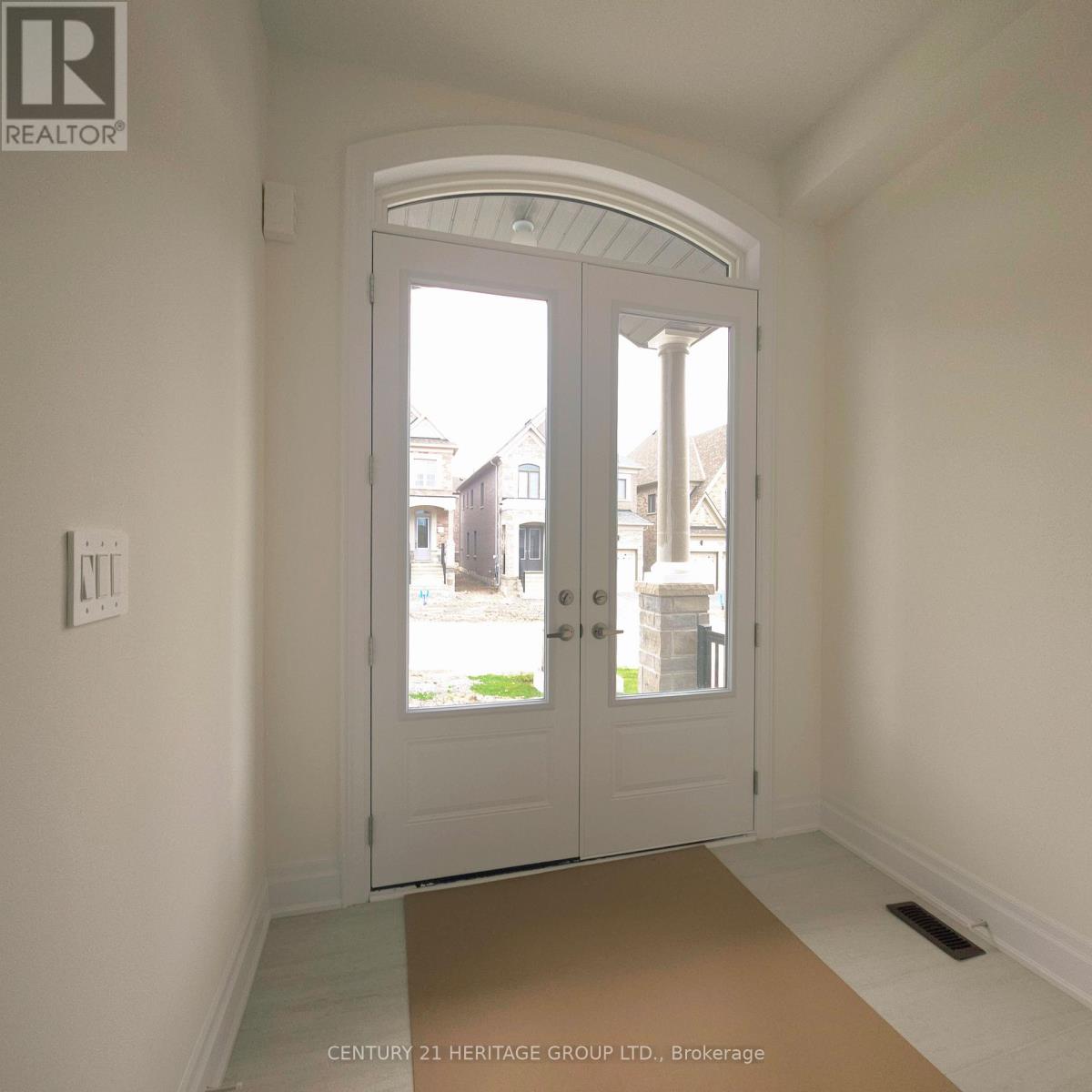 226 Archerhill Circle, Aurora, Ontario  L4G 4E2 - Photo 2 - N13084280