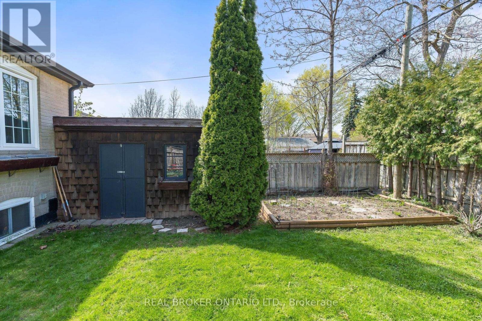 15 Byron Street, Halton Hills, Ontario  L7G 3W6 - Photo 32 - W13085418