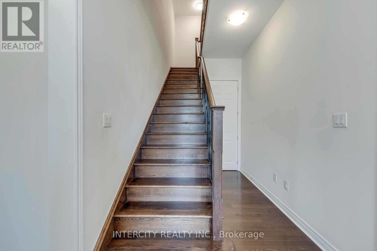 259 Polly Drive, Oakville, Ontario  L6M 0X3 - Photo 21 - W13085470