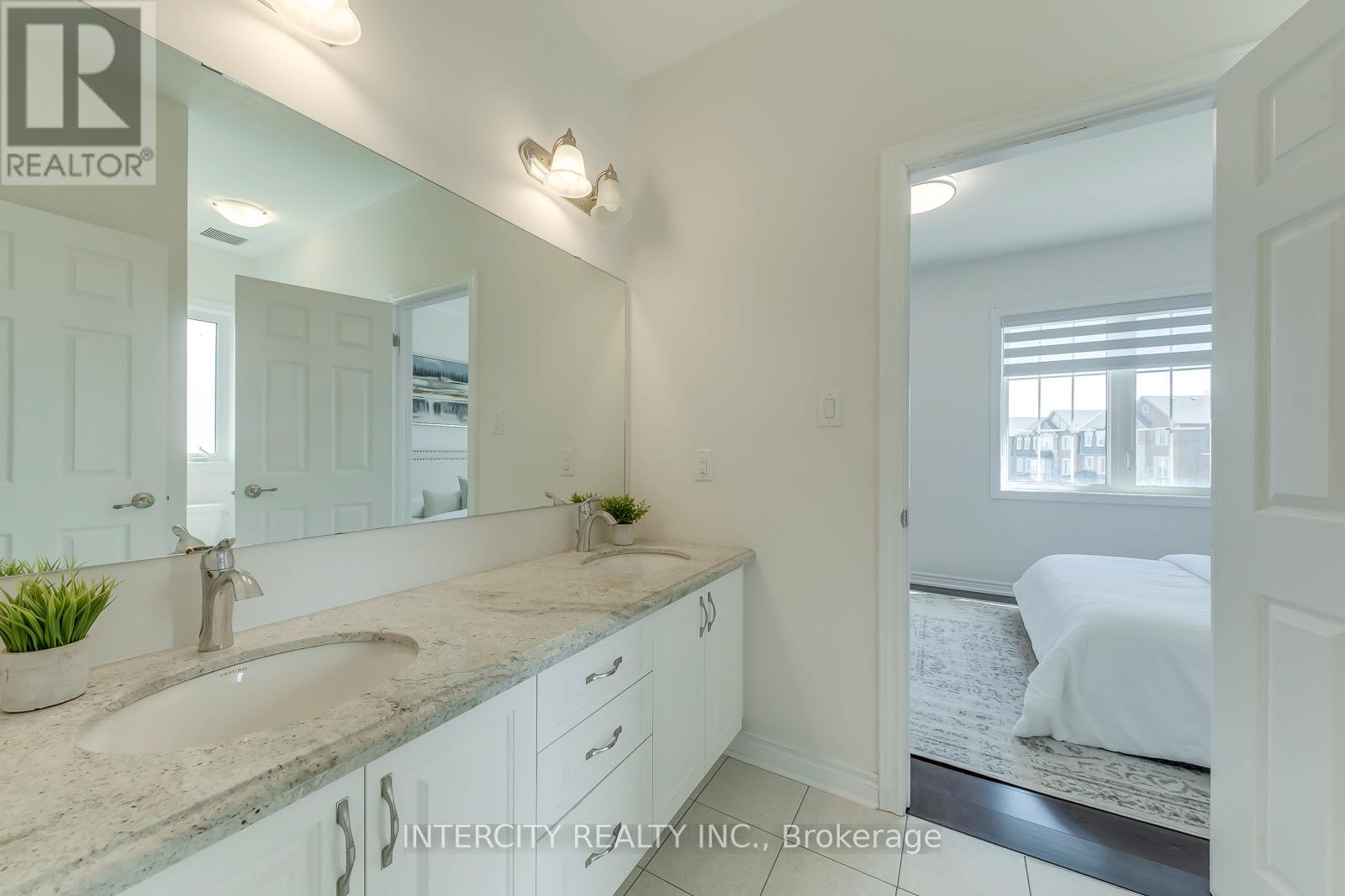 259 Polly Drive, Oakville, Ontario  L6M 0X3 - Photo 33 - W13085470