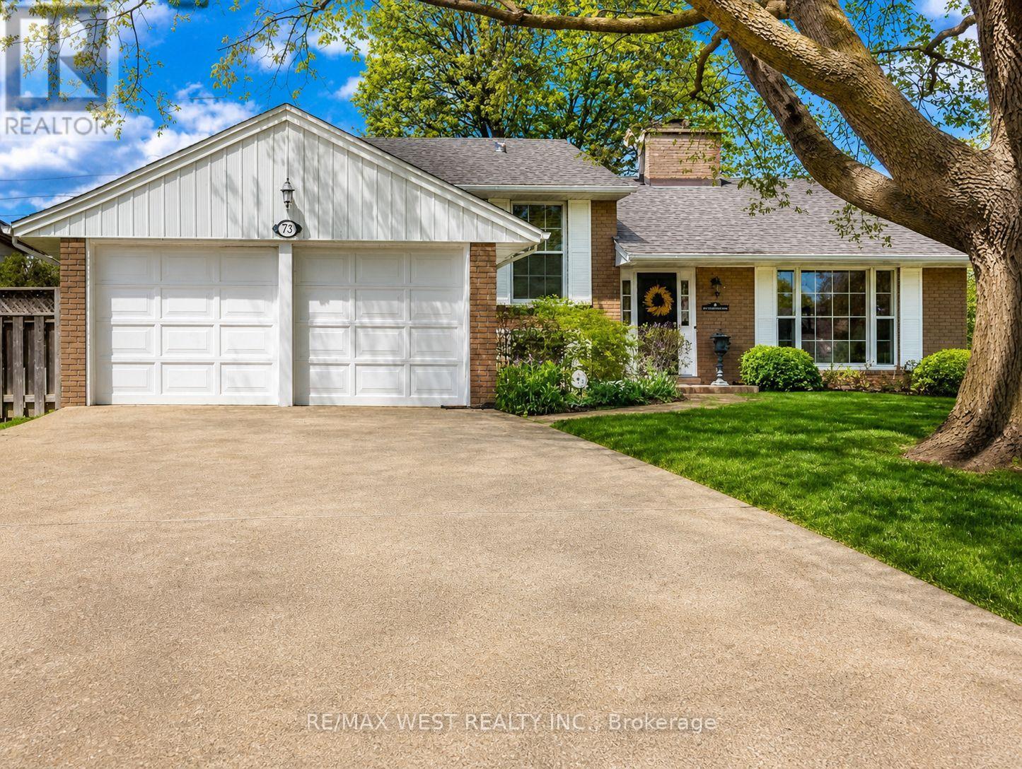 73 RAVENSBOURNE CRESCENT, Toronto, Ontario