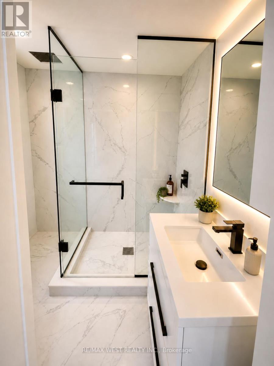 73 Ravensbourne Crescent, Toronto, Ontario  M9A 2B1 - Photo 10 - W13085536