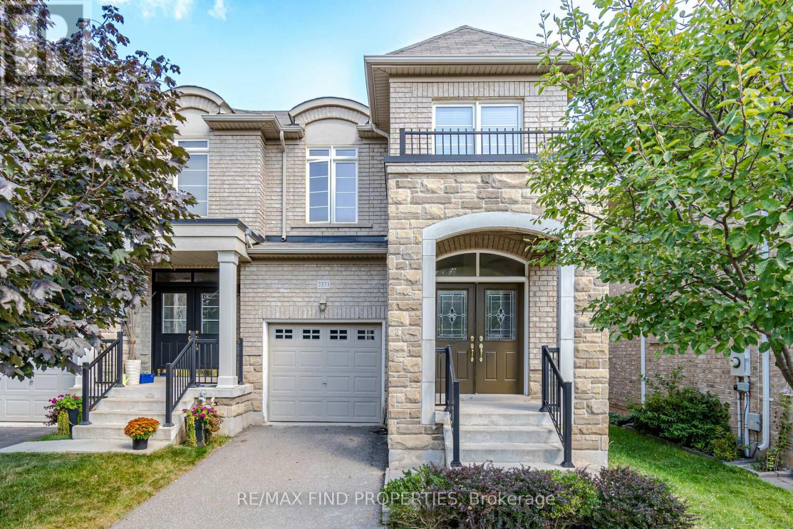 2371 Baronwood Drive, Oakville, Ontario  L6M 0J8 - Photo 1 - W13085544