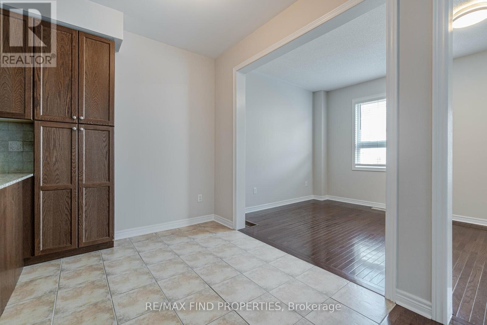 2371 Baronwood Drive, Oakville, Ontario  L6M 0J8 - Photo 13 - W13085544
