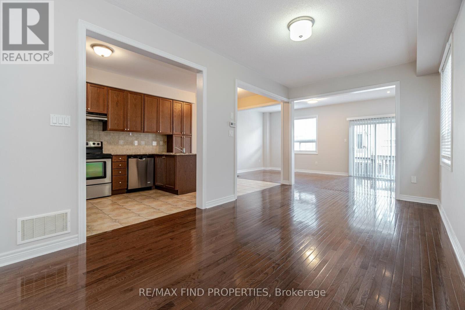2371 Baronwood Drive, Oakville, Ontario  L6M 0J8 - Photo 9 - W13085544