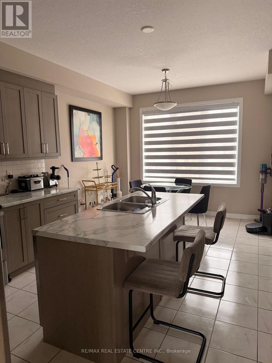 445 Ontario Street, Milton, Ontario  L9T 9K2 - Photo 4 - W13085580