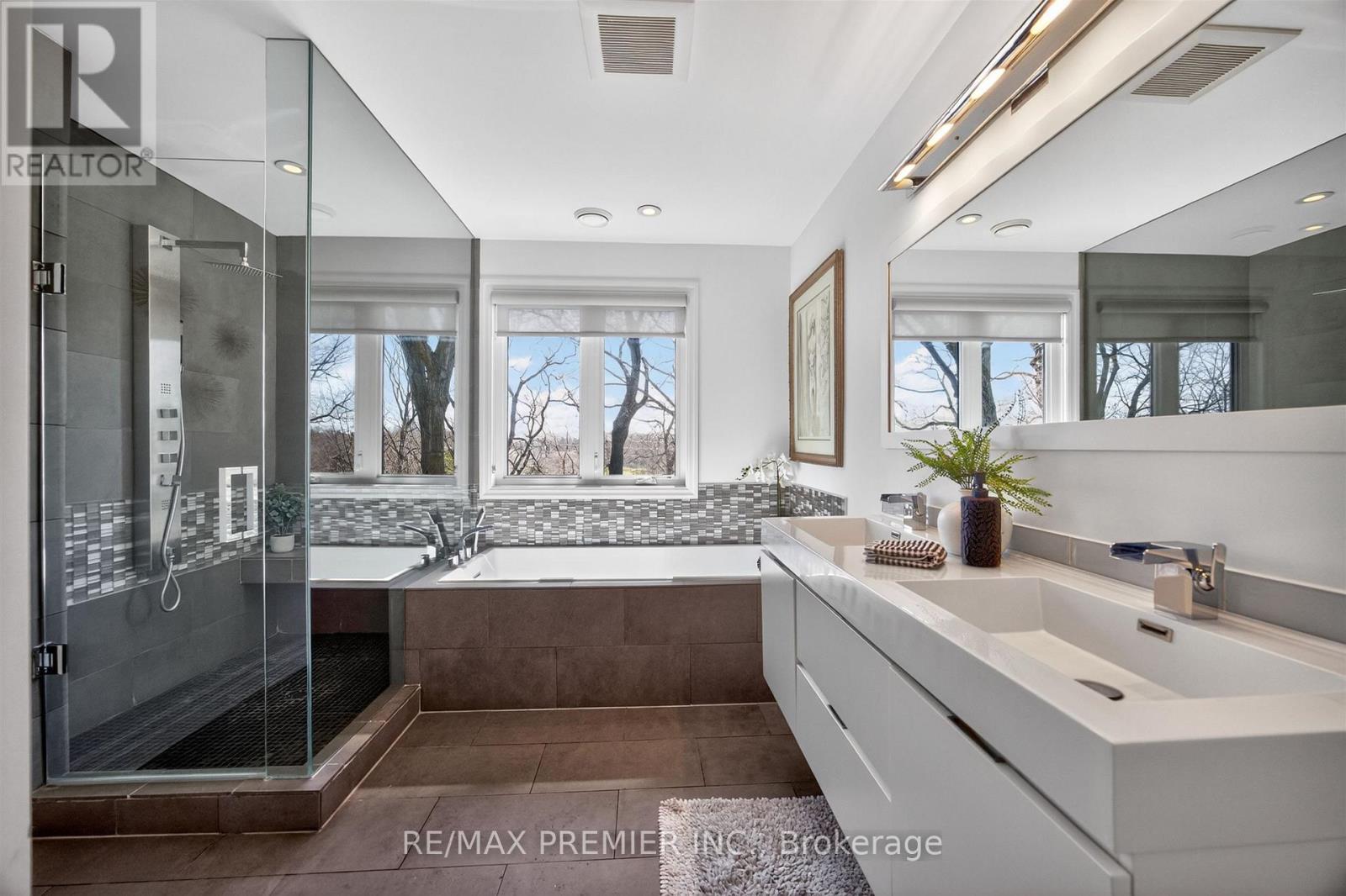 19 Park Lane, Toronto, Ontario  M8Y 1R7 - Photo 18 - W13085624