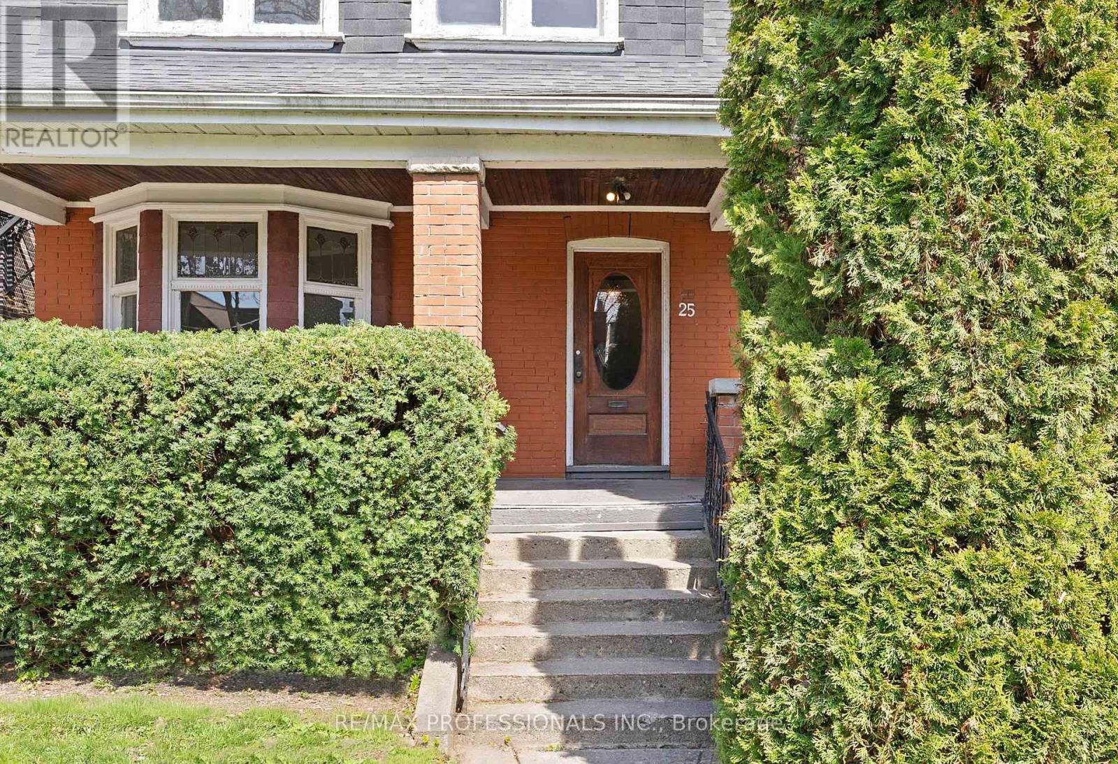 25 Wilson Park Road, Toronto, Ontario  M6K 3B6 - Photo 2 - W13085650