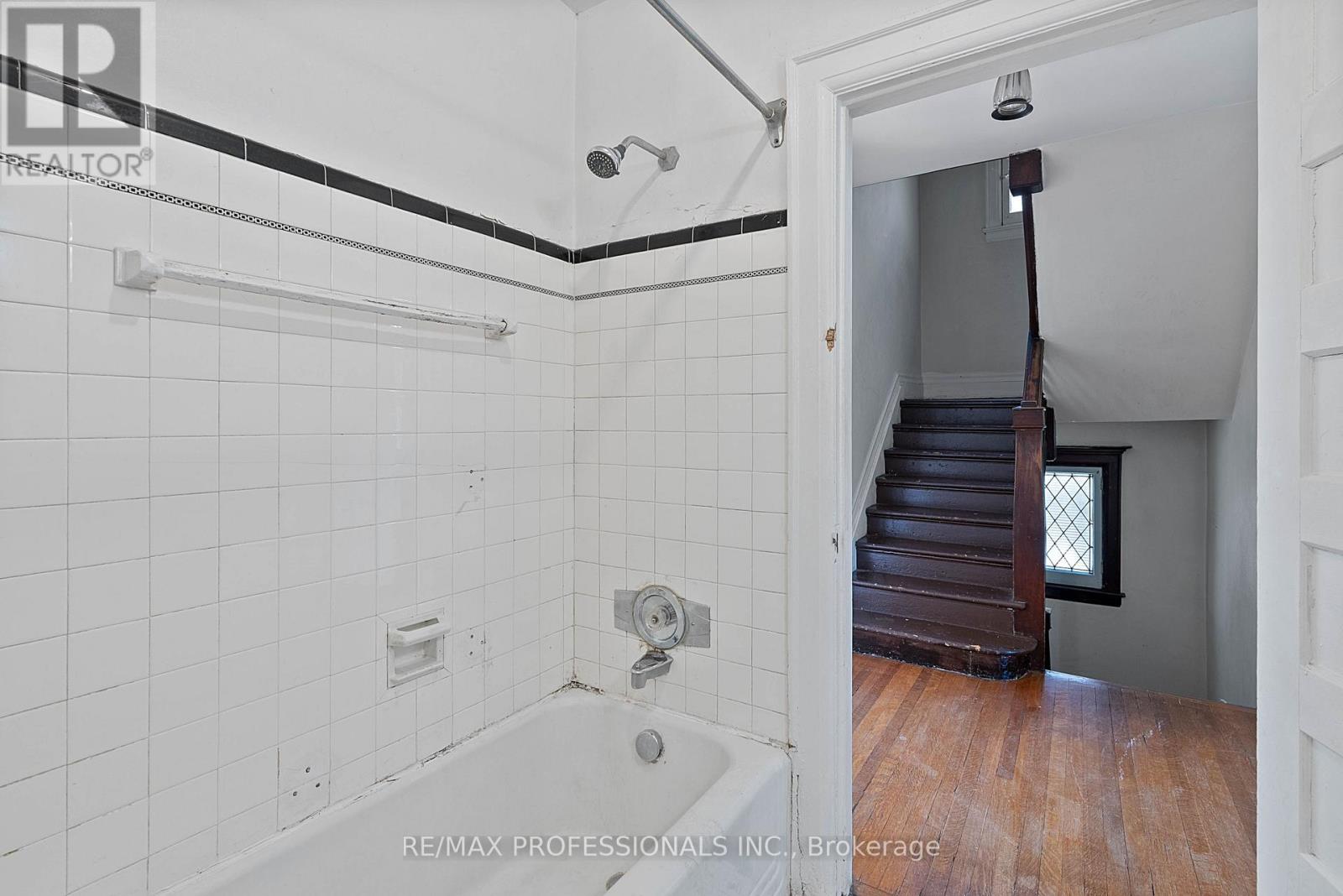 25 Wilson Park Road, Toronto, Ontario  M6K 3B6 - Photo 33 - W13085650