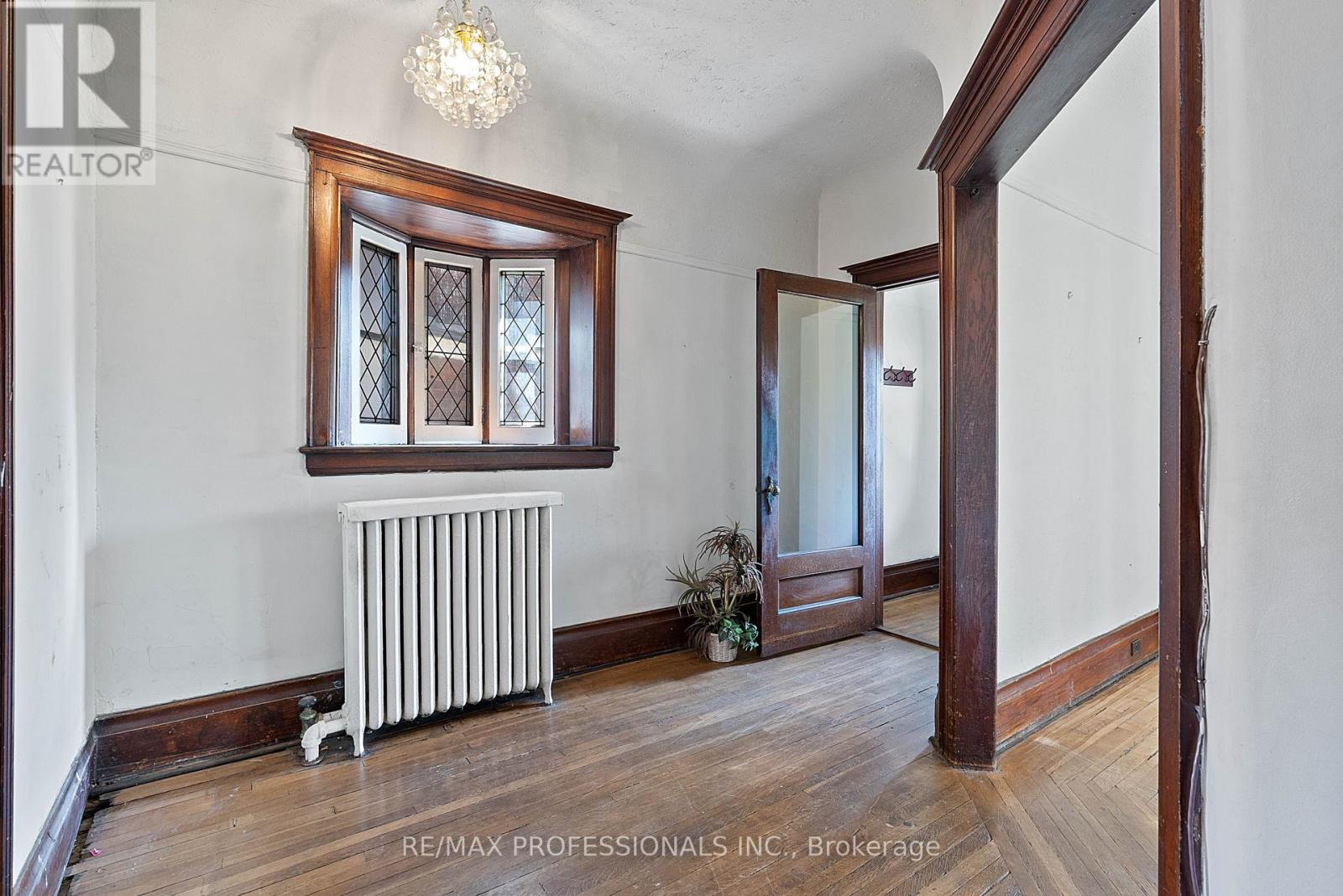 25 Wilson Park Road, Toronto, Ontario  M6K 3B6 - Photo 5 - W13085650