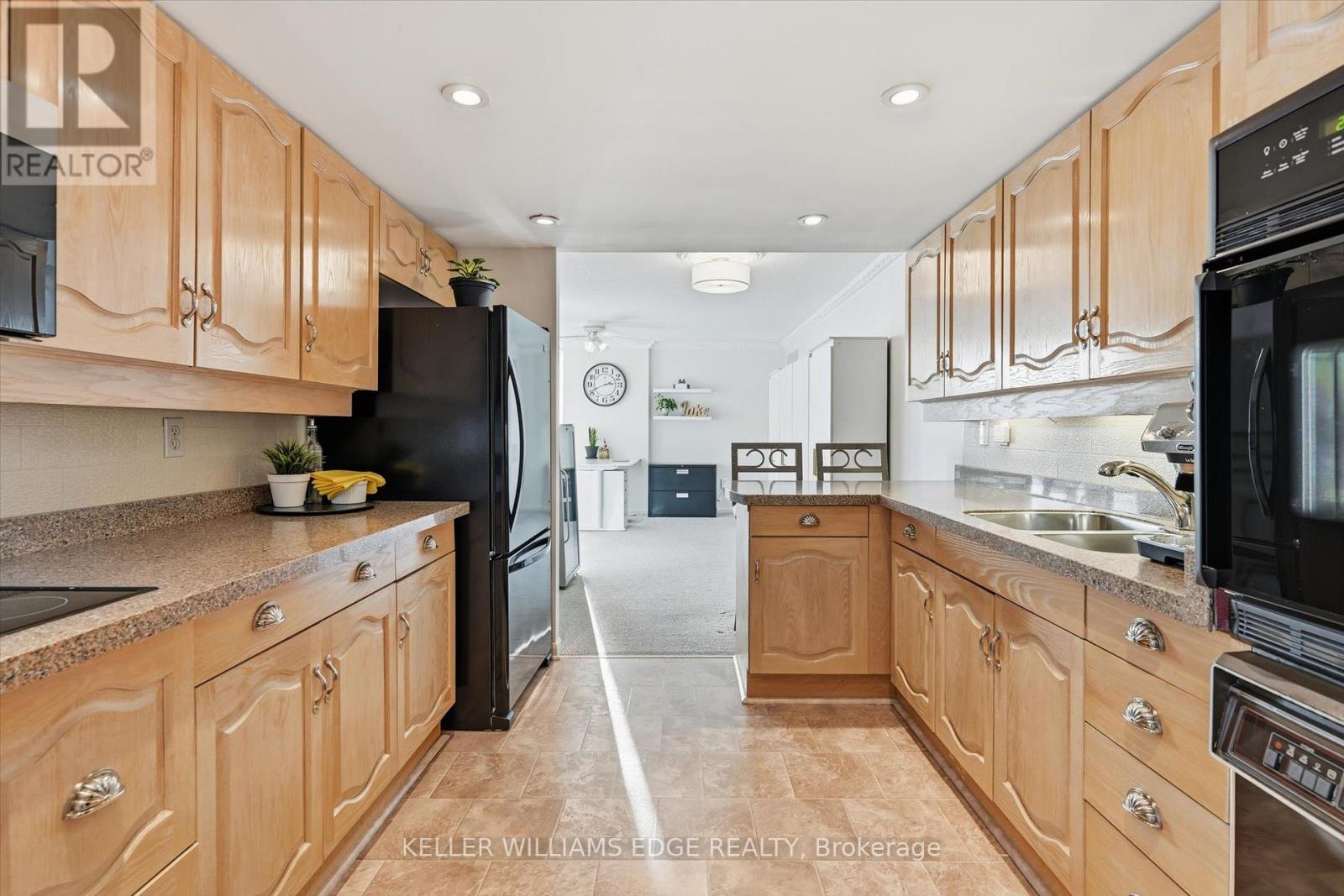 1808 - 2170 Marine Drive, Oakville, Ontario  L6L 5V1 - Photo 6 - W13085666