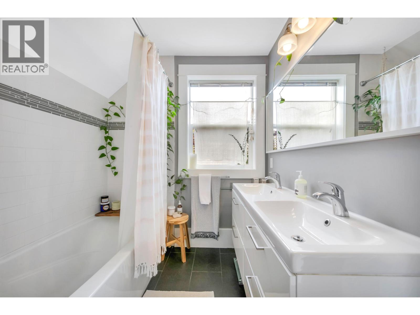 827 E 16th Avenue, Vancouver, British Columbia  V5T 2V7 - Photo 15 - R3119466