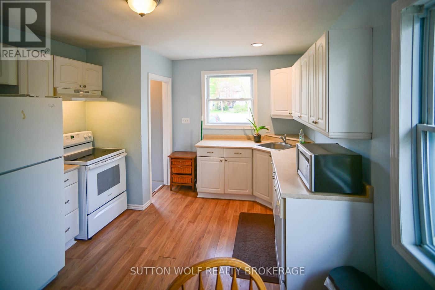 179 Albert Street, Strathroy-Caradoc, Ontario  N7G 1V9 - Photo 5 - X13085764