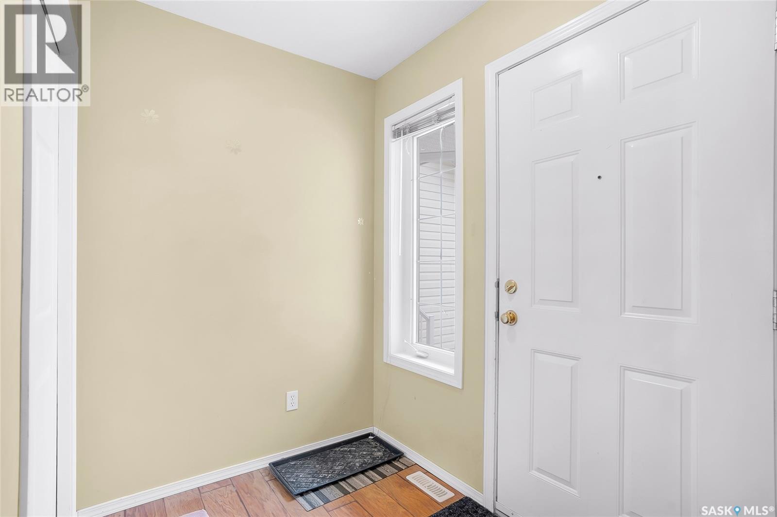 17 111 Fairbrother Crescent, Saskatoon, Saskatchewan  S7S 1L3 - Photo 3 - SK034950